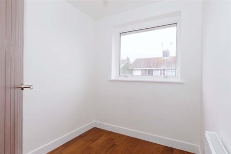 Lychpole Walk, Goring-By-Sea - Photo 3