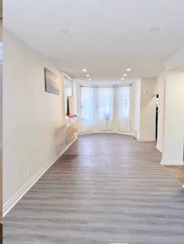 For Lease - 137 queen Street, Hamilton, Ontario - Photo 5