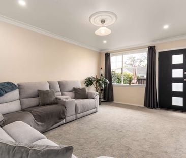 2-Bedroom Unit in the Heart of Merivale - Unfurnished - Photo 1