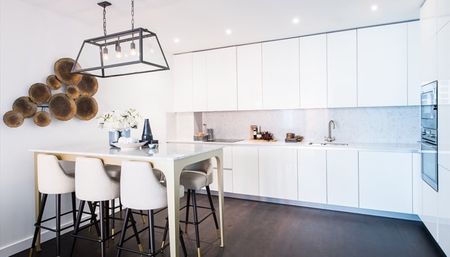 3 Bed Flat, Charles Clowes Walk, SW11 - Photo 3