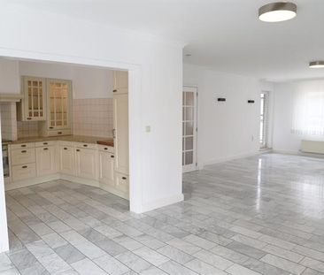 Ruim duplex appartement met groot terras in het centrum - Foto 4