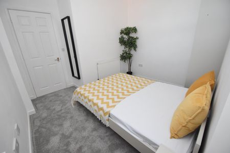 1 bed flat to rent in Riverside Terrace, Cardiff, CF5 - Photo 2