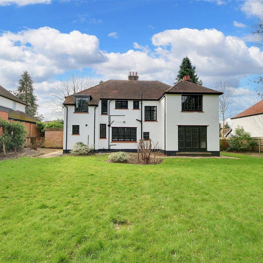 The Avenue, Radlett - Photo 1