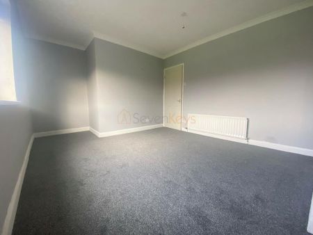 2 bedroom end of terrace house to rent - Photo 4