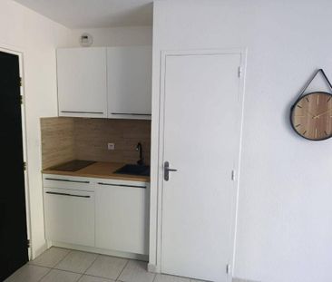 Location appartement t1 2 pièces 26 m² à Villefranche-de-Rouergue (... - Photo 4