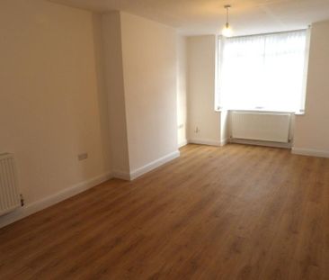 2 bedroom end of terrace house to rent - Photo 2