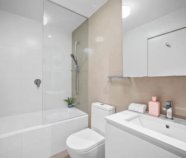 Modern 2-Bedroom Apartment! - Photo 6
