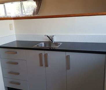 Epsom 1 bedroom unit - Photo 4