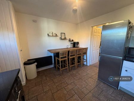 2 bedroom terraced house to rent - Photo 3