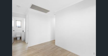 Spacious Home - Photo 4