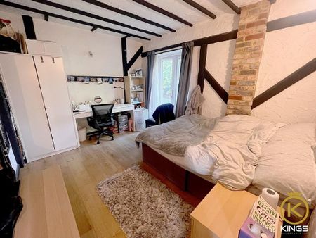 6 bedroom semi-detached house to rent - Photo 2