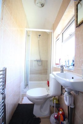 Vicarage Farm Road, Hounslow - Photo 1