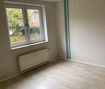 Tolle 4-Zimmer-Erdgeschosswohnung mit kleiner Terrasse und kleinem ... - Photo 1