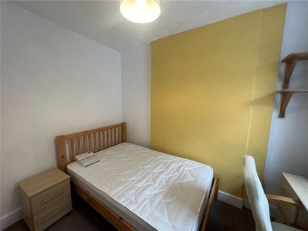 5 bedroom semi-detached house to rent - Photo 4