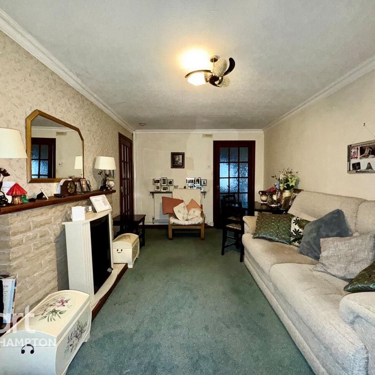 1 bedroom in a house share to rent - Photo 1