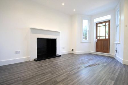 3 bedroom apartment to rent Sydenham Park Road, London, SE26 - Photo 2