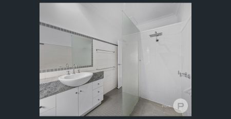 FABULOUS POOL AND ENTERTAINMENT AREA IN ASCOT - Photo 4