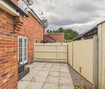 2 bedroom terraced house to rent - Photo 1