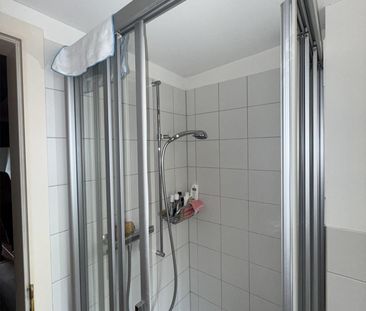 moderne und wunderschöne Wohnung mit antikem Flair - Photo 5