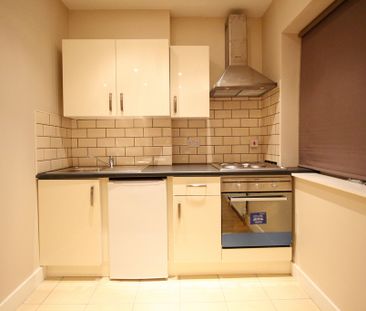 Lampton Road, Hounslow, TW3, Middlesex - Photo 3