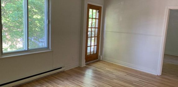 5 1/2 spacieux et lumineux - Photo 2