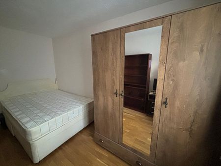 Room in a Shared Flat, Parkview Court, SW18 - Photo 4
