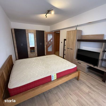 Apartament cu 2 camere, etaj 5 cu lift, Bd. Traian - Fotografie 2