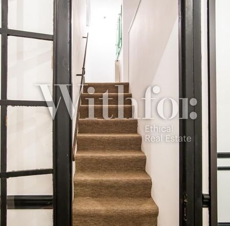 The Armstrong - Photo 2