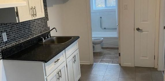 3 ET DEMI DISPONIBLE LE 1ER OCTOBRE 2025 - Photo 2