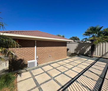 Large Family Home with Pool - Photo 5