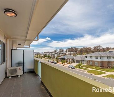 Spacious Open Plan Living - Photo 3