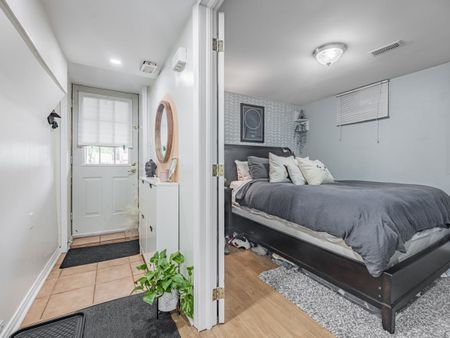 For Lease - 669 Woodbine Avenue, Toronto, Ontario - Photo 4