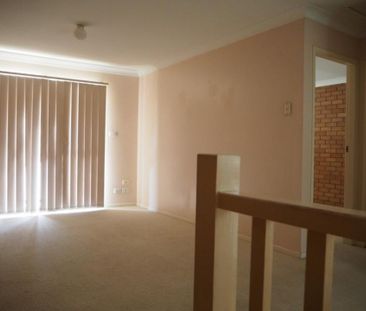 NORTH TAMWORTH - Modern Townhouse in Popular Area - Photo 4