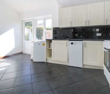 The Town, Great Staughton, St. Neots - Photo 2