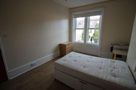 4 bedroom flat to rent - Photo 4