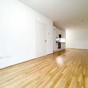 Gepflegte 2-Zimmerwohnung mit Balkon im preisgekrönten Wohnquartier "THEOs" - Foto 1
