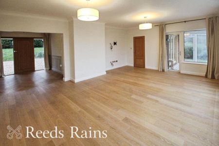 4 bedroom bungalow to rent - Photo 2