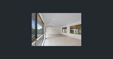 Comfort, Space & Lifestyle in the Heart of Manly West - Photo 2