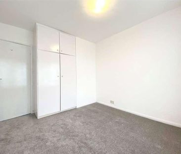 Barkham Road, Wokingham, Berkshire, RG41 - Photo 6