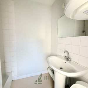 Location Appartement 1 pièce 26m² ROANNE 42300 - Photo 2