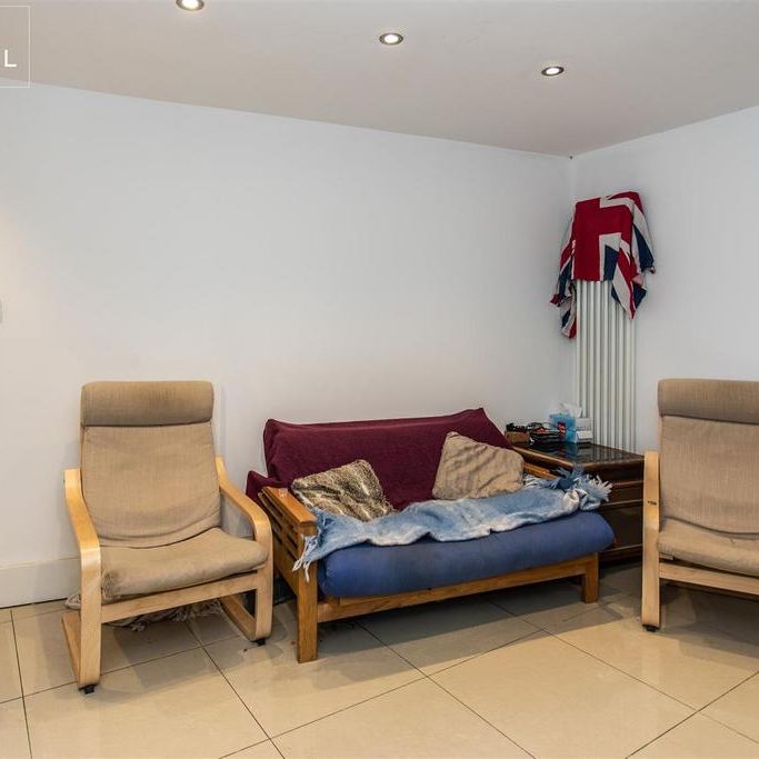 4 bedroom terraced house to rent - Photo 1