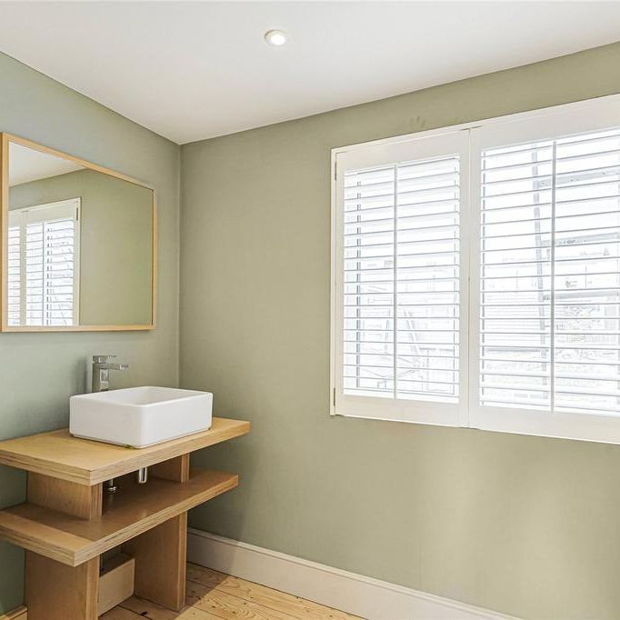 4 bedroom terraced house to rent - Photo 1