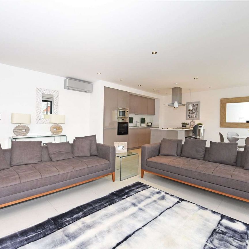 Fabulous modern two bedroom apartment with contemporary design and three balconies. - Photo 1