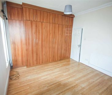 3 bedroom end of terrace house to rent - Photo 4