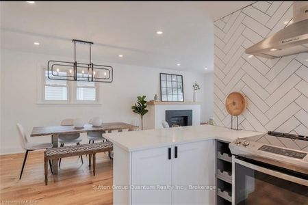 For Lease - 108 REBECCA Street, Oakville, Ontario - Photo 4