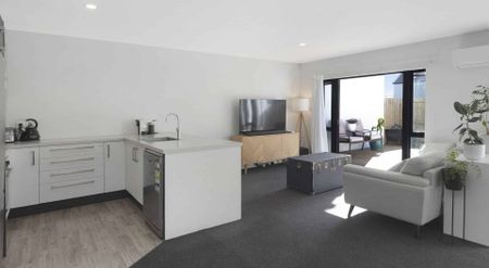 RICHMOND - 2 BEDROOMS, 1.5 BATHROOMS, HEATPUMP, SINGLE GARAGE - Photo 5