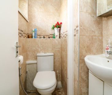 4 bedroom maisonette to rent - Photo 2