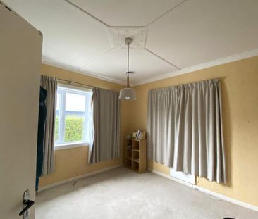 Queens Park doorstep - Photo 3