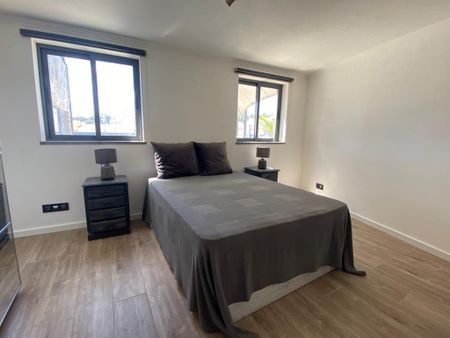 Moradia T3 remodelada com piscina e jardim para arrendamento em Alcoitão - Photo 5