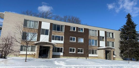 All new renoveted 4 1/2 for May or june - Photo 2